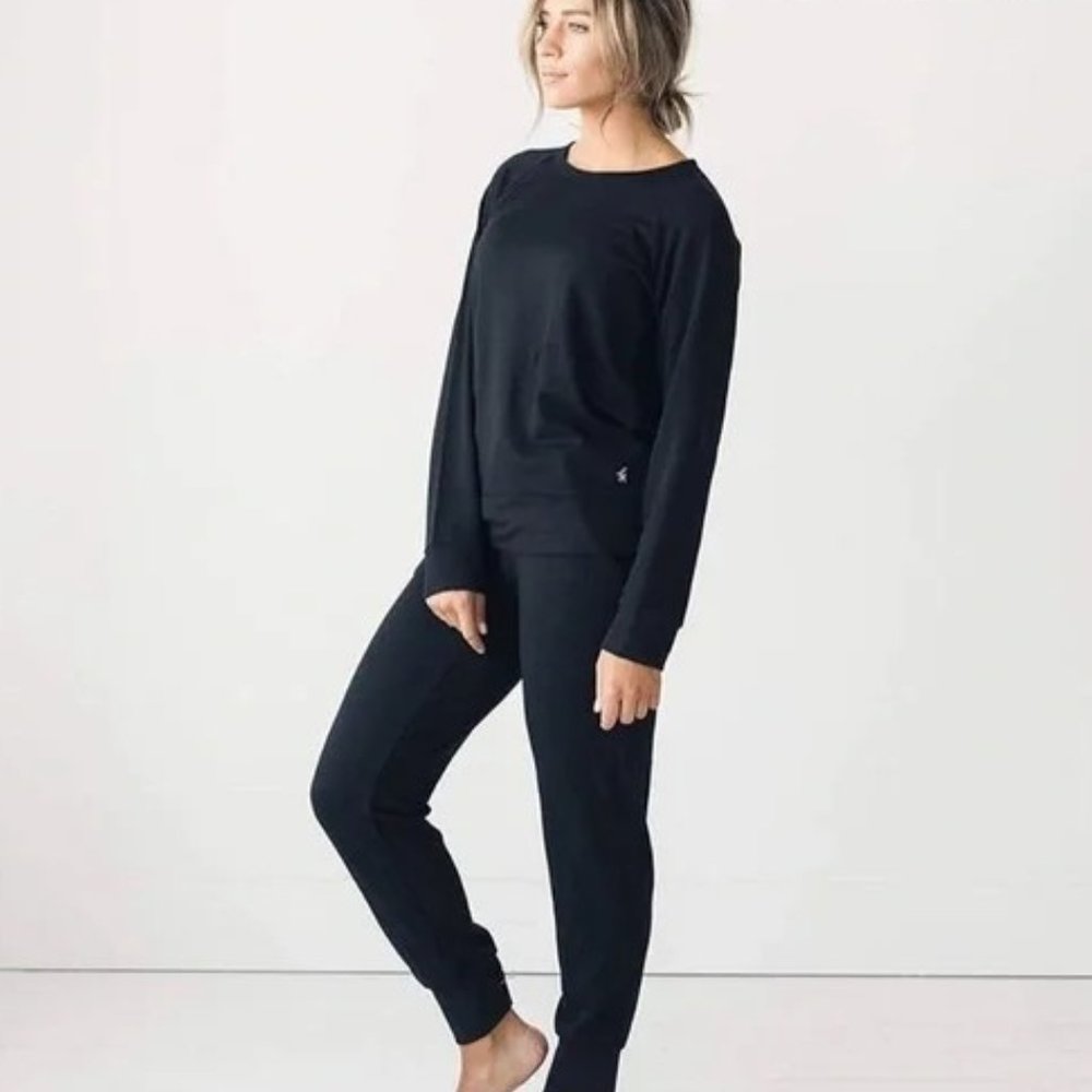 Cozy Earth Jogger Set Size Large in Charcoal